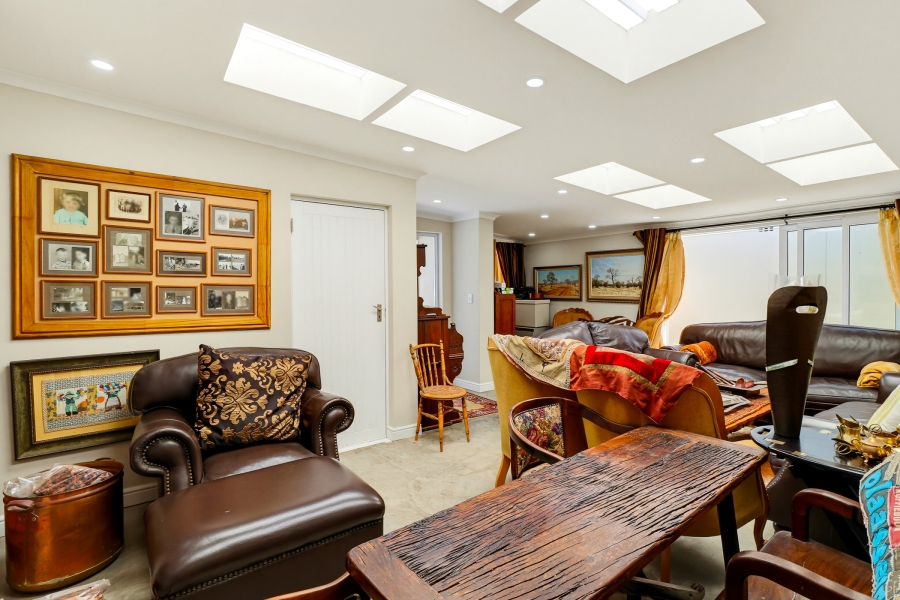 2 Bedroom Property for Sale in Harbour Island Western Cape
